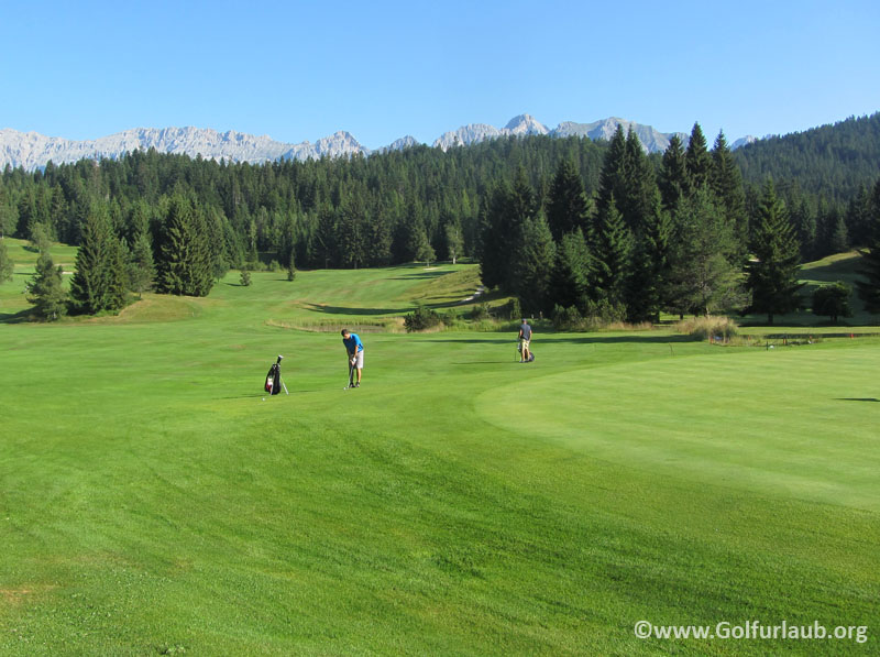 Loch 2 Golfplatz Wildmoos